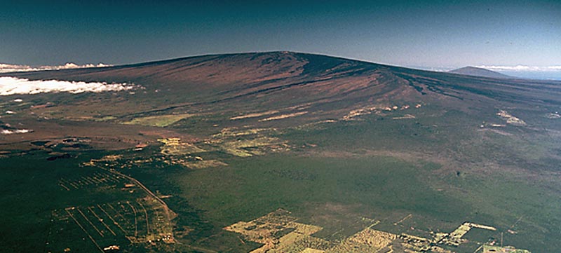 Hawaii fun facts: Mauna Loa volcano in Hawaii is the biggest in the world.